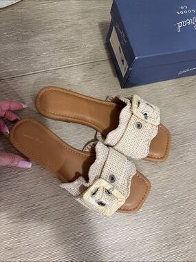 Universal thread Cream Knit Slide Chrissy Sandals Buckle 8.5